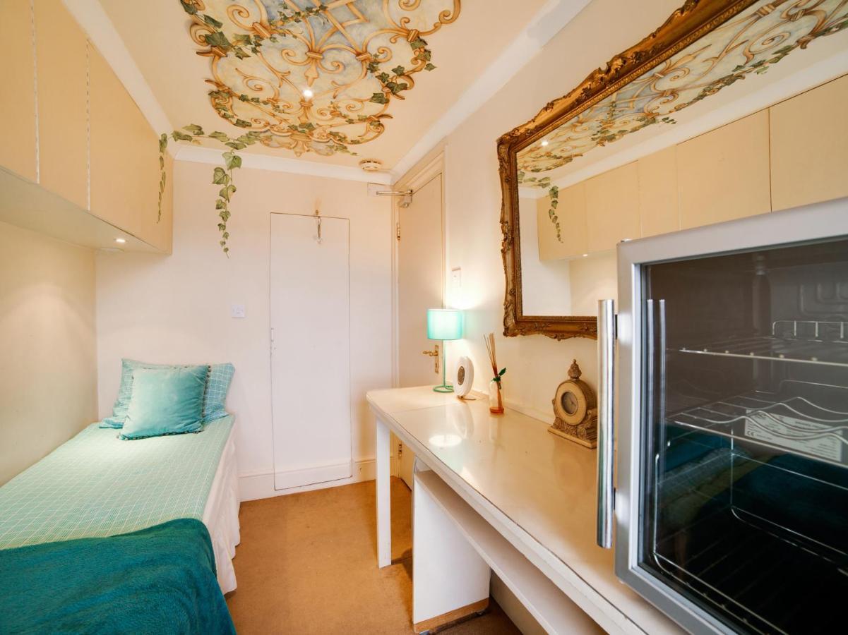 Oyo London Lodge Экстерьер фото